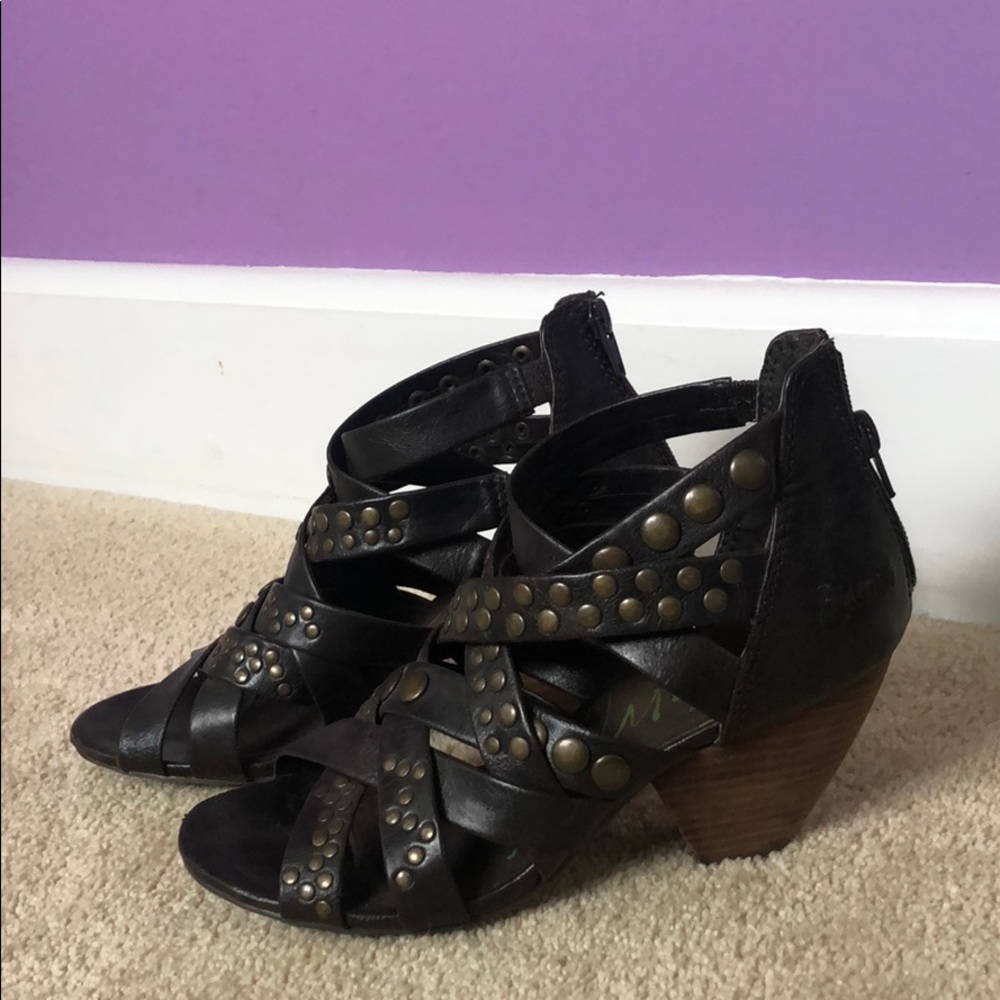 Blowfish Wedges